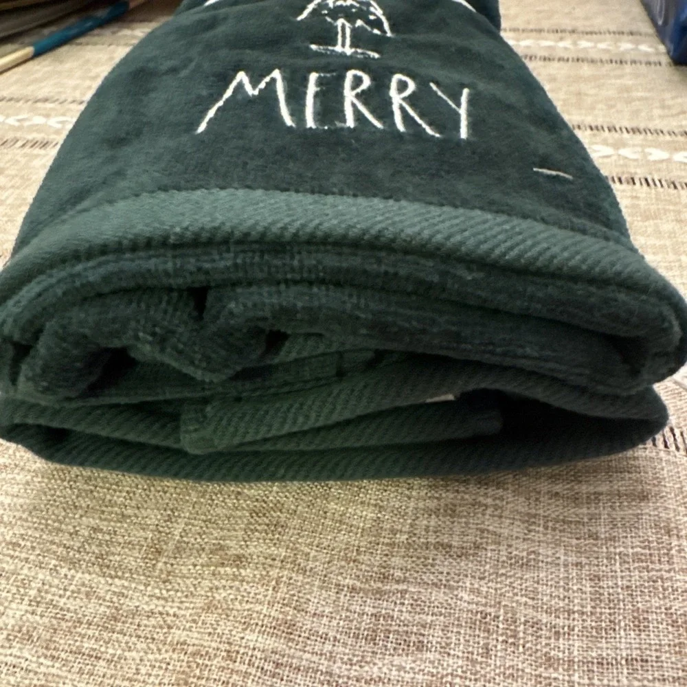 Rae Dunn Hand Towels Green Set of 2 - MERRY 16'x 30' Christmas Holiday Gift NEW